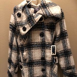 Girls coat with belt and hood